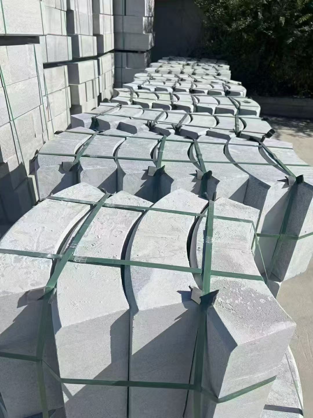 安庆 芝麻灰弧形路沿石