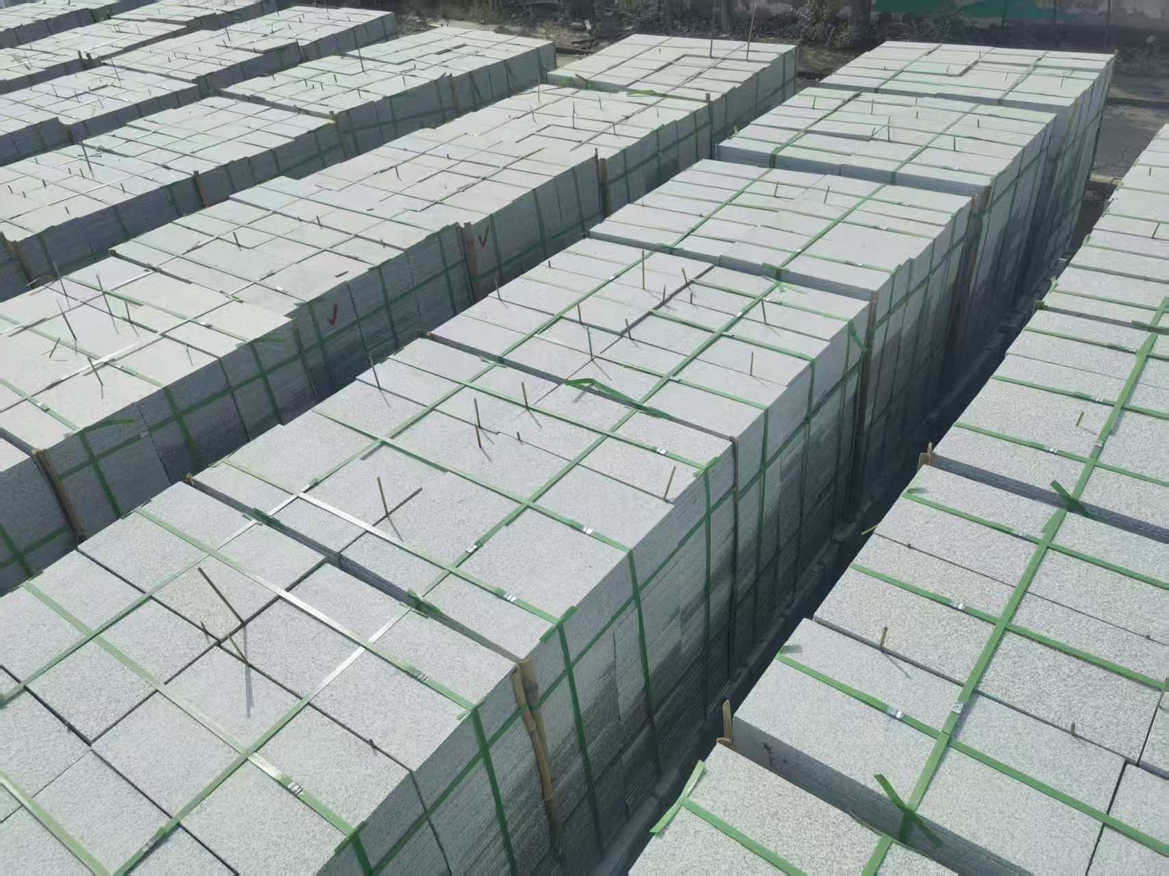 安庆 芝麻白1.8公分火烧300*600地铺，清仓大甩卖