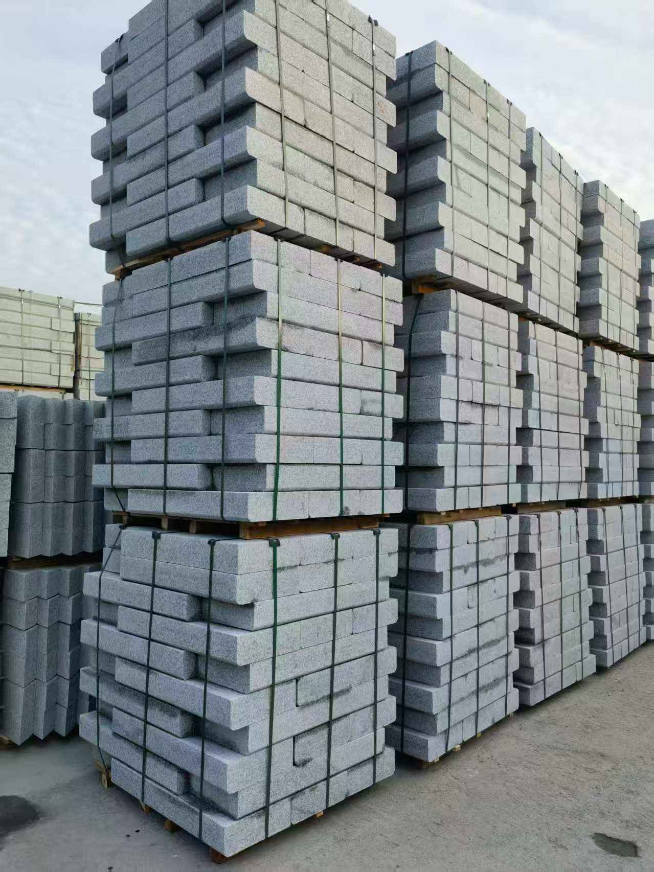 安庆 路沿石（路侧石），颜色一致，尺寸标准