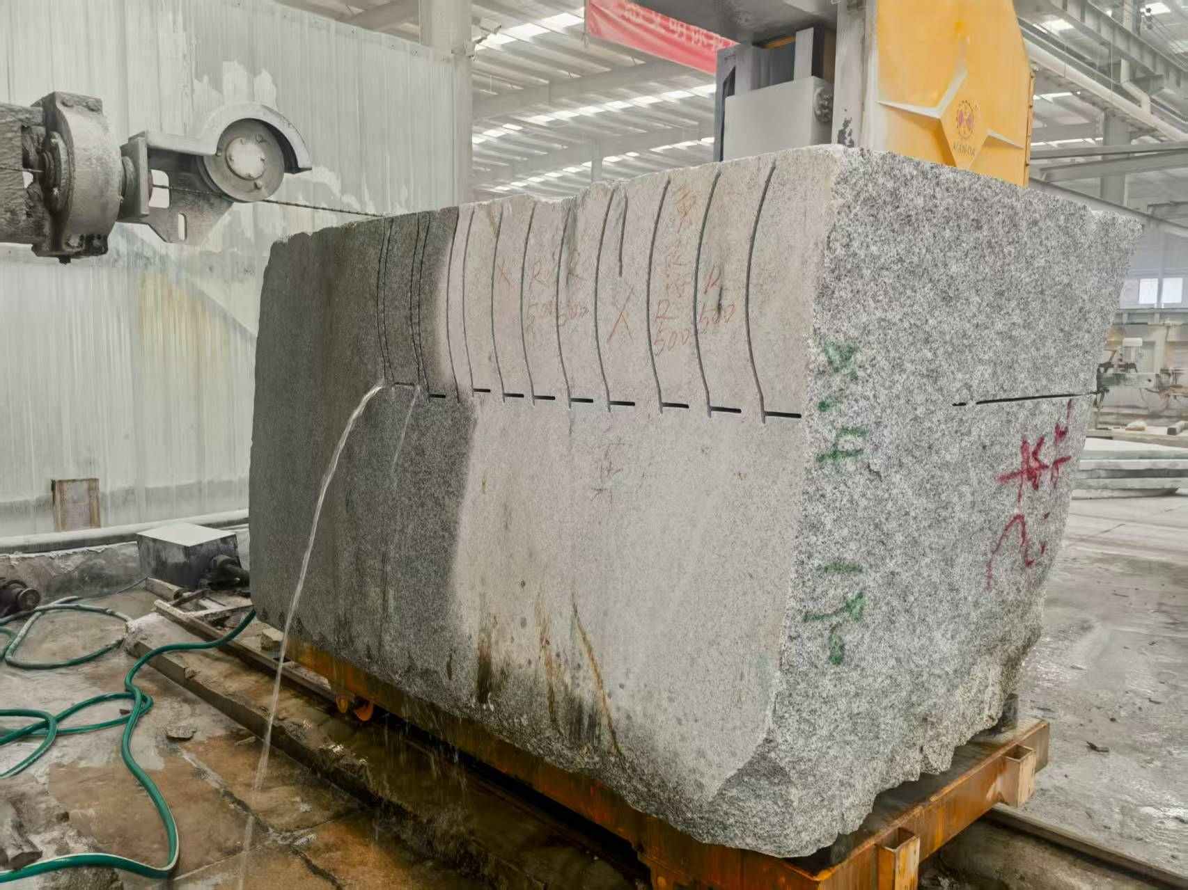 安庆 602，大花芙蓉白，绳锯加工弧形路沿石