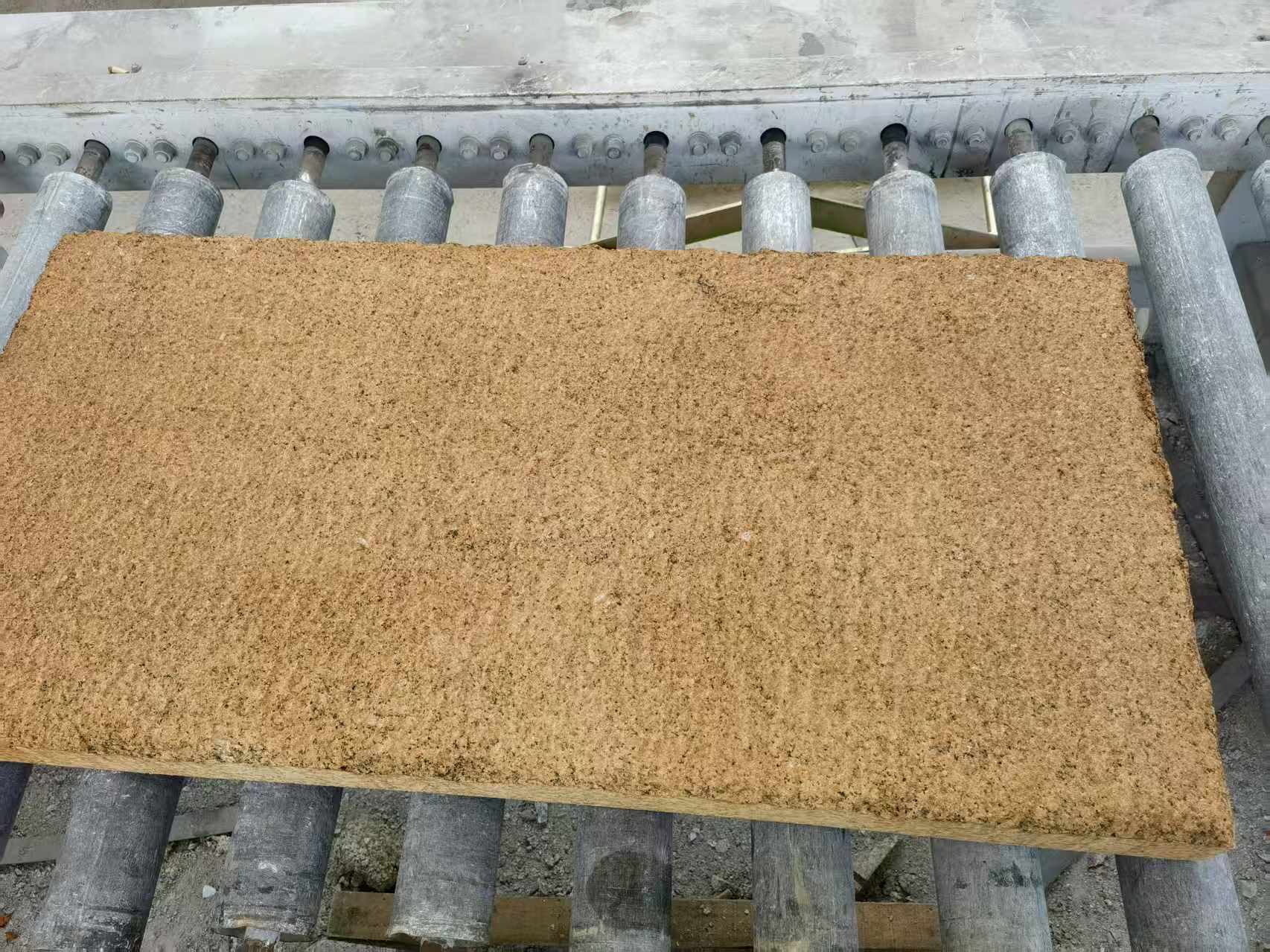 安庆 菠萝面老石板，做旧仿古石，流水线生产加工